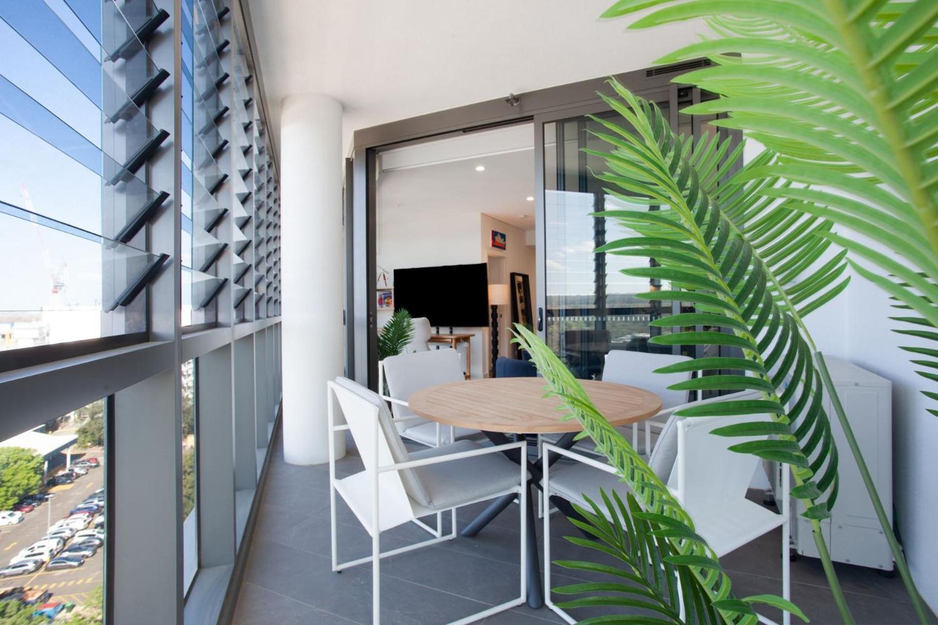 Modern Splendour, Macquarie Park I30 * Sydney