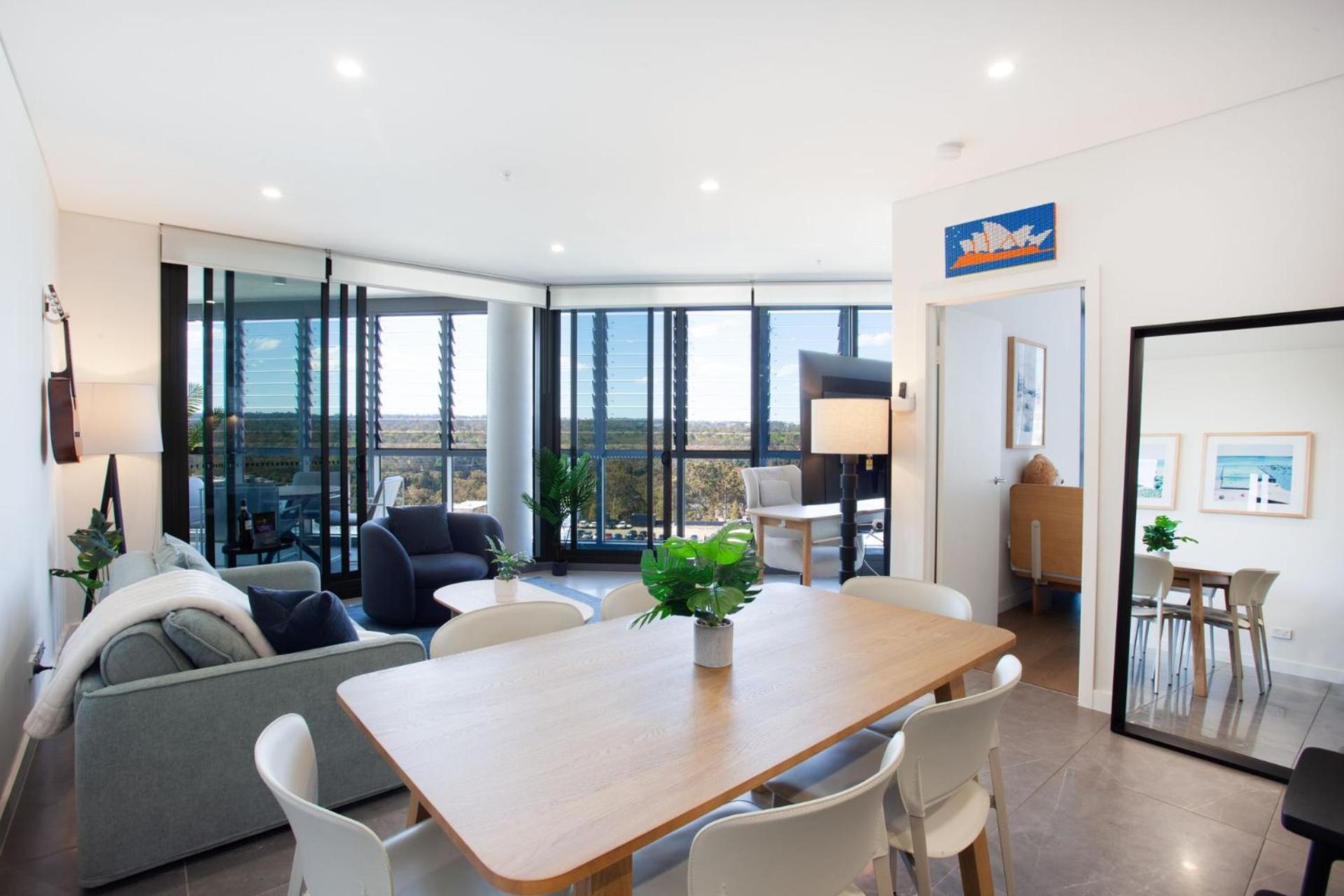 Modern Splendour, Macquarie Park I30 * Sydney